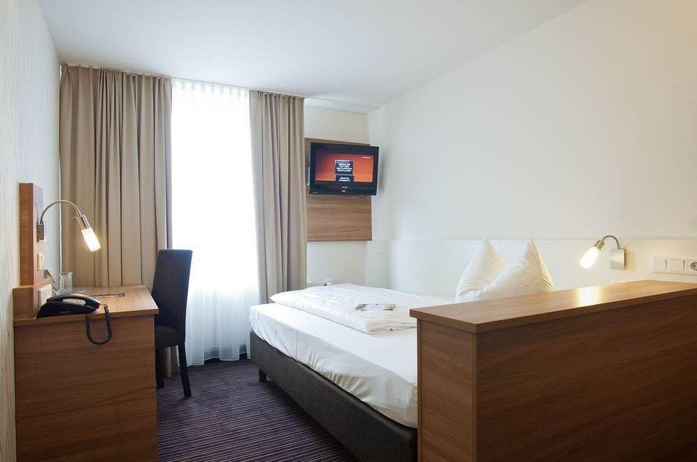 Cristal Hotel München